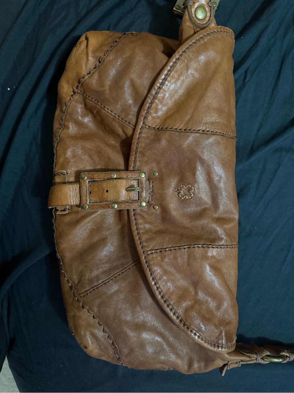 VINTAGE IN LIKE NEW CONDITION Lucky Brand BrownLeather Crossbody with Buckle